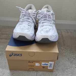 ASICS Gel-Cumulus 23 White Sneakers